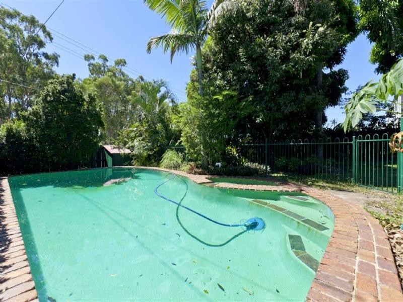 39 Wood Street, Manly QLD 4179