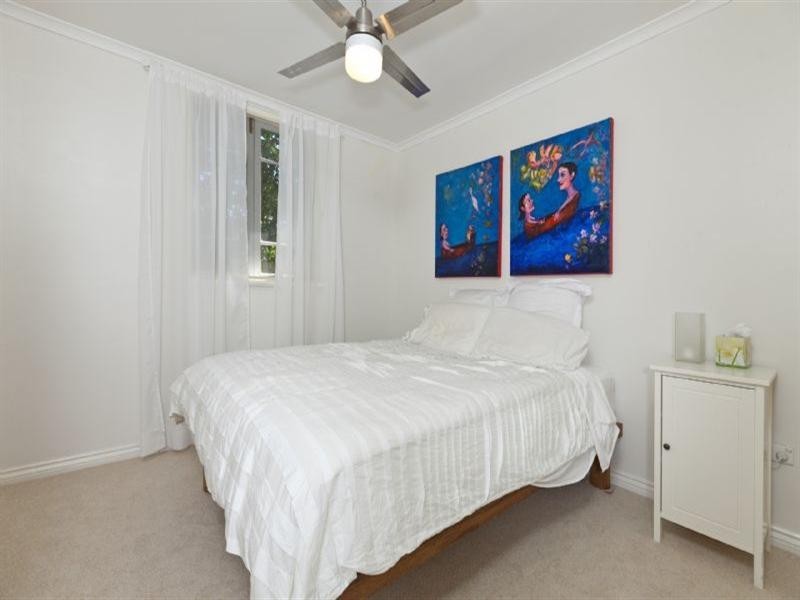 39 Wood Street, Manly QLD 4179