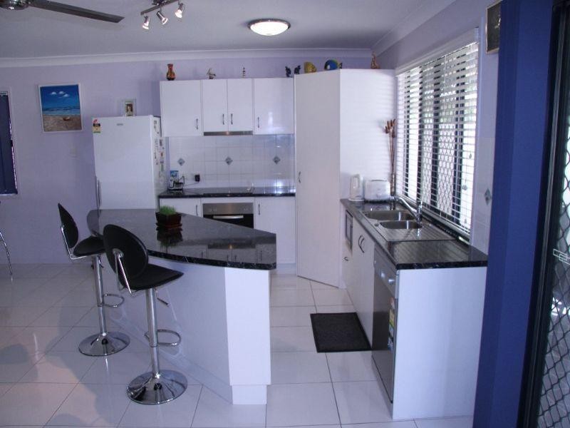 23 Rodney Street, Wynnum West QLD 4178