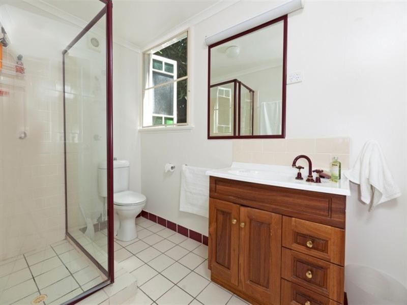 39 Wood Street, Manly QLD 4179