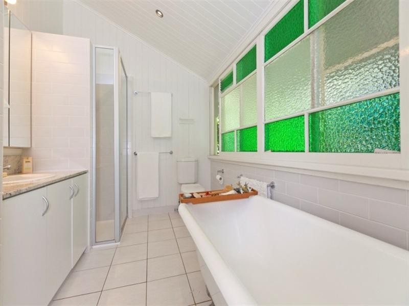 39 Wood Street, Manly QLD 4179