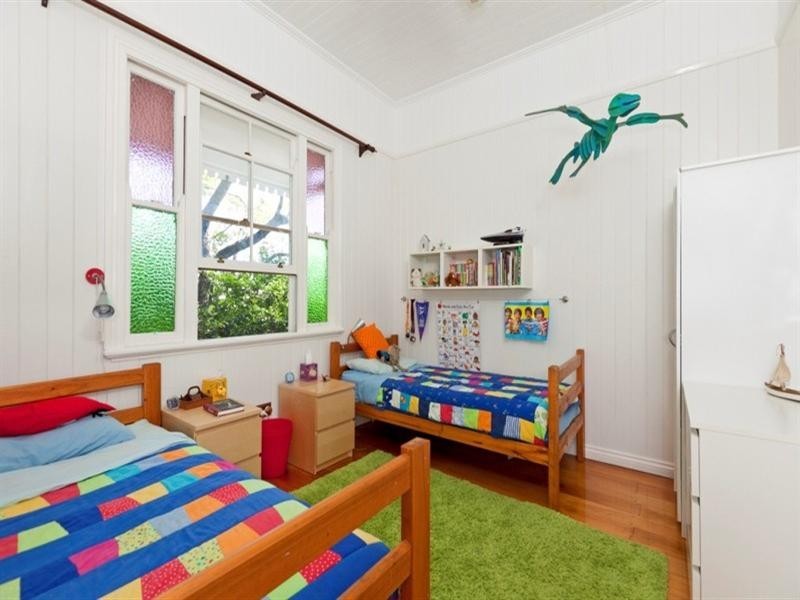 39 Wood Street, Manly QLD 4179