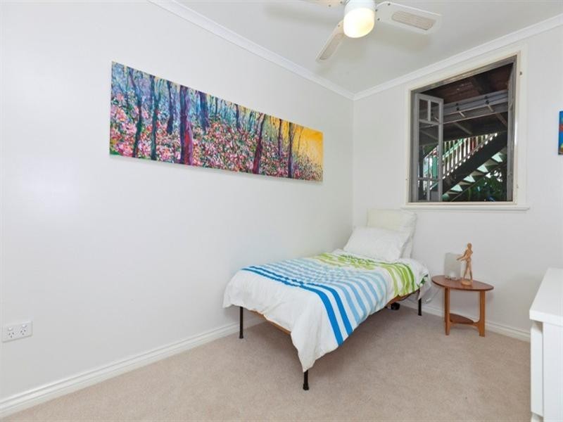 39 Wood Street, Manly QLD 4179