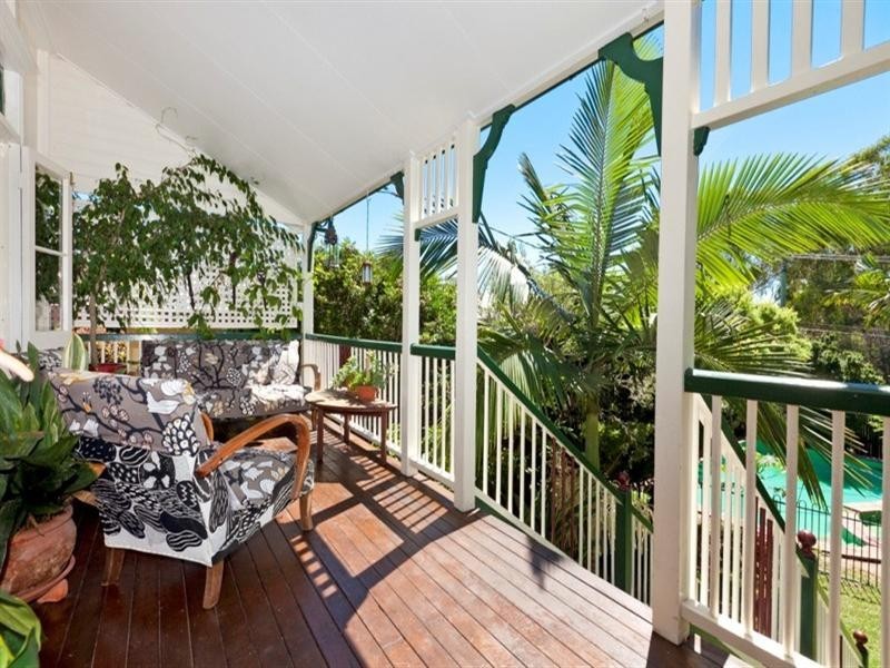 39 Wood Street, Manly QLD 4179