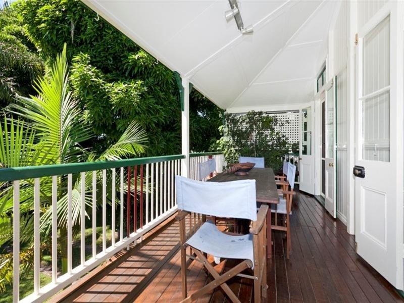 39 Wood Street, Manly QLD 4179