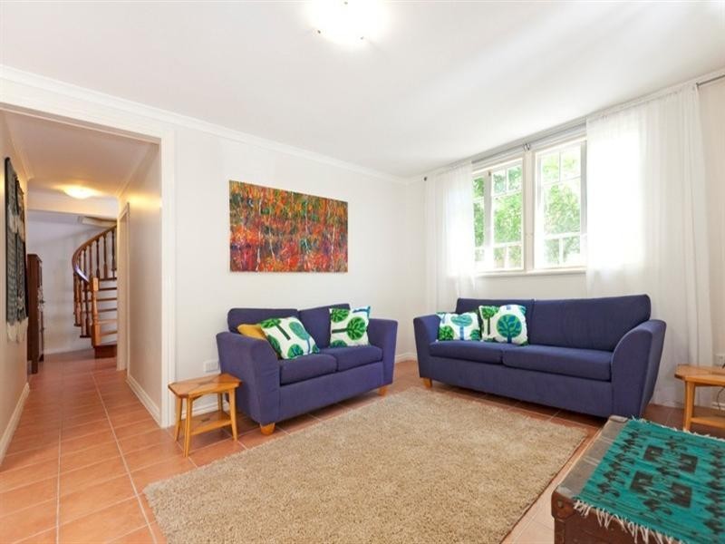 39 Wood Street, Manly QLD 4179