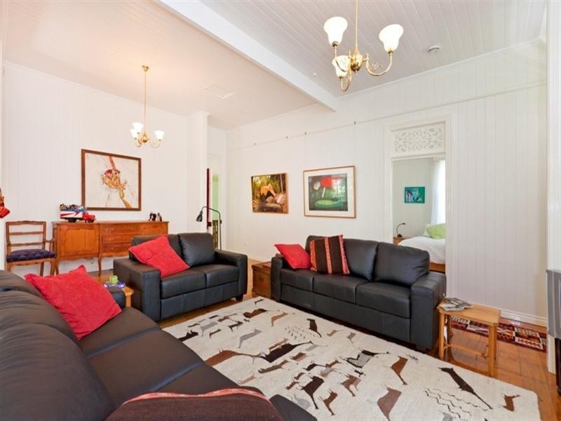 39 Wood Street, Manly QLD 4179