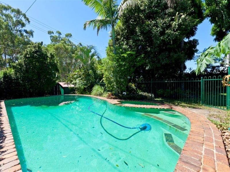 39 Wood Street, Manly QLD 4179