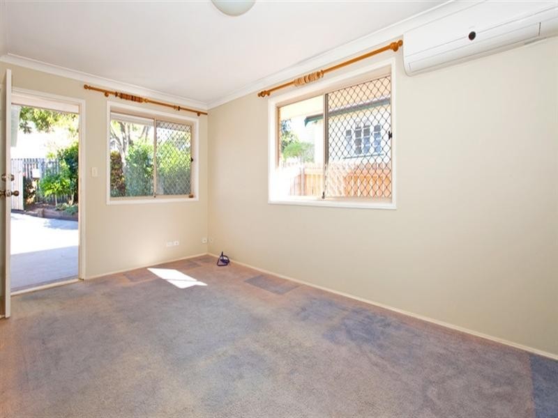 21 Sunflower Street, Wynnum QLD 4178