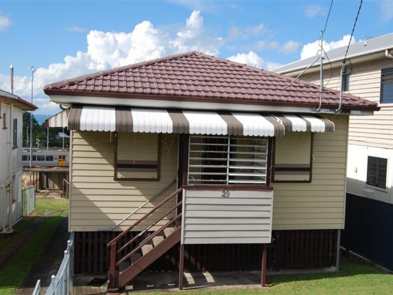 29 Gordon Parade, Manly QLD 4179