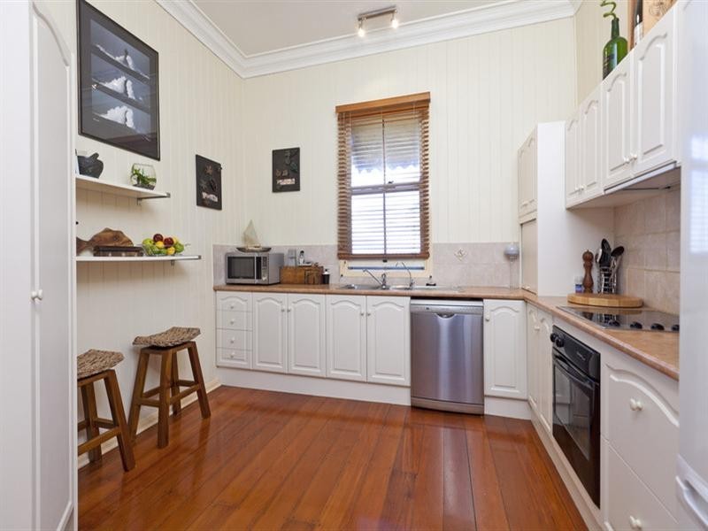 18 Hindes Street, Lota QLD 4179