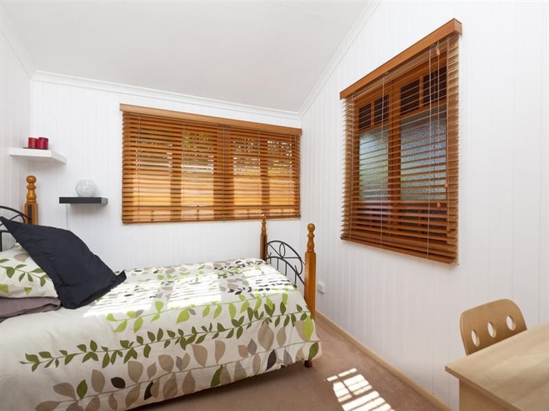 18 Hindes Street, Lota QLD 4179