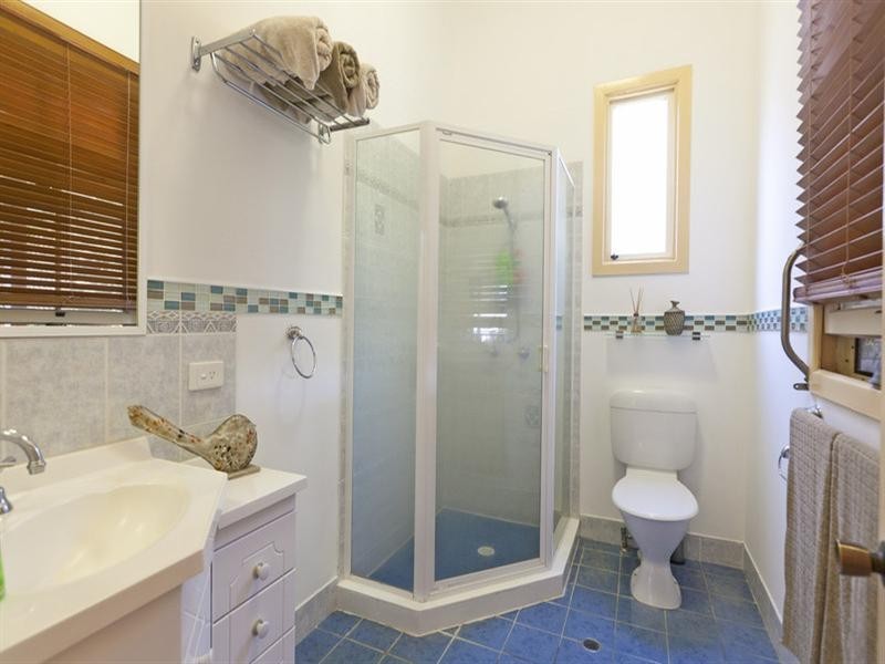 18 Hindes Street, Lota QLD 4179