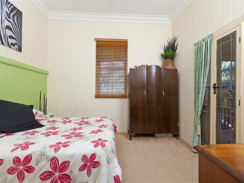 18 Hindes Street, Lota QLD 4179