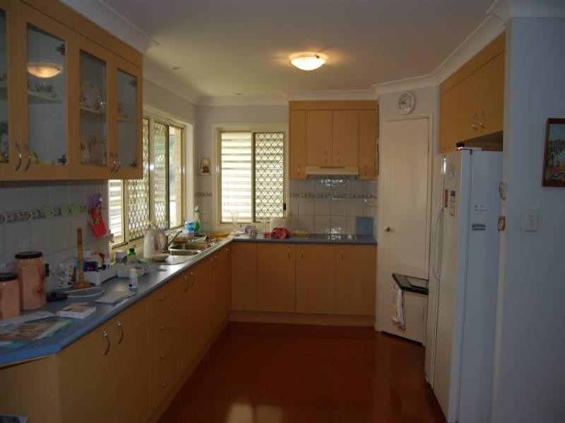 12 Pandorea Street, Wynnum West QLD 4178