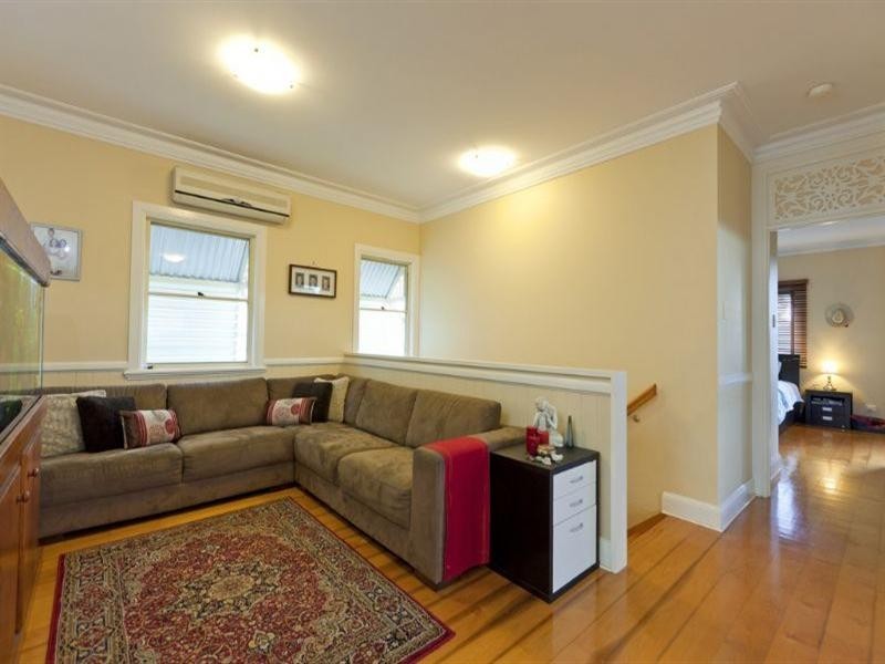 97 Waterview Avenue, Wynnum QLD 4178