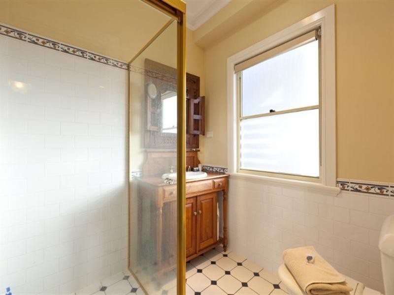 97 Waterview Avenue, Wynnum QLD 4178