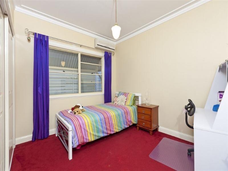 97 Waterview Avenue, Wynnum QLD 4178