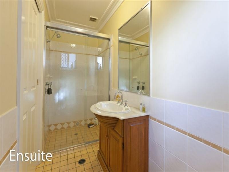 97 Waterview Avenue, Wynnum QLD 4178