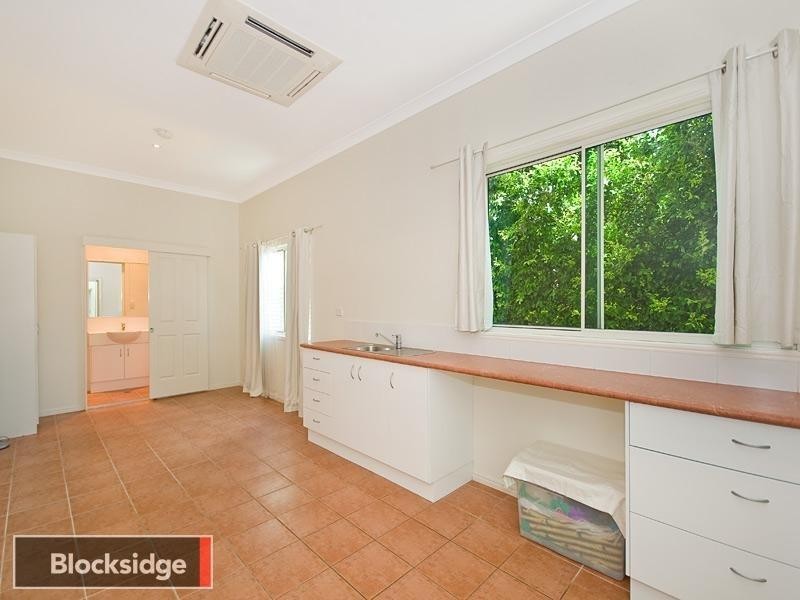 791 Esplanade, Lota QLD 4179