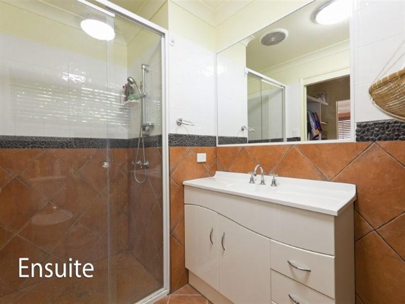 29 Wondall Road, Wynnum West QLD 4178