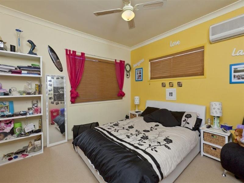 29 Wondall Road, Wynnum West QLD 4178