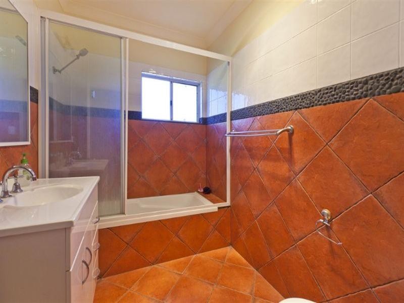 29 Wondall Road, Wynnum West QLD 4178