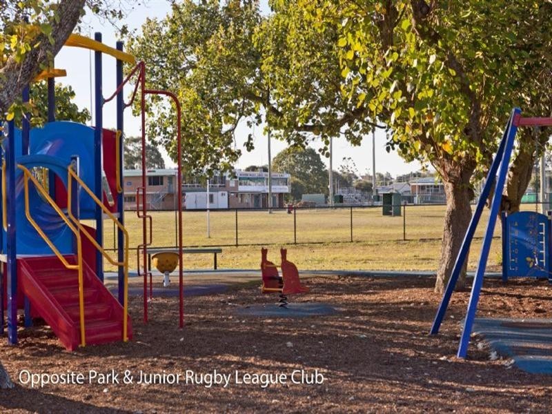 82 West Avenue, Wynnum QLD 4178