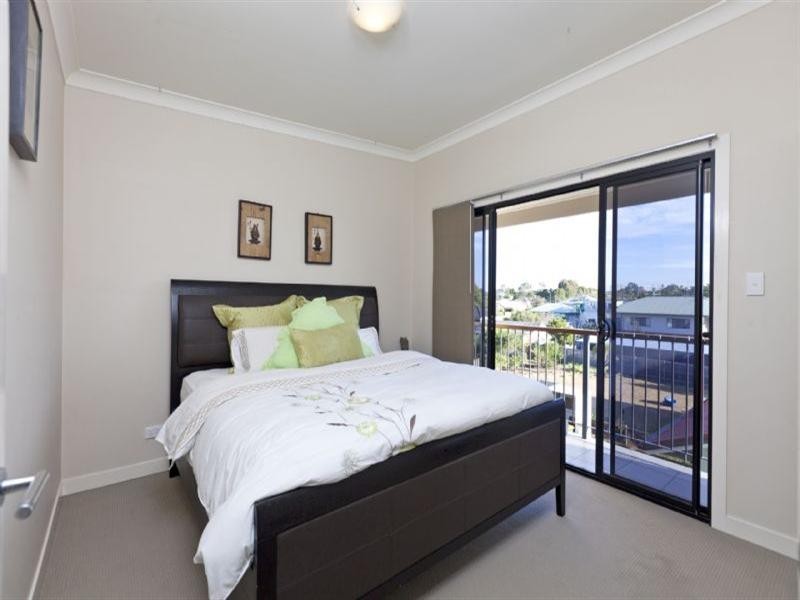 2/6 Emsworth Street, Wynnum QLD 4178