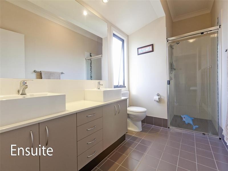 2/6 Emsworth Street, Wynnum QLD 4178