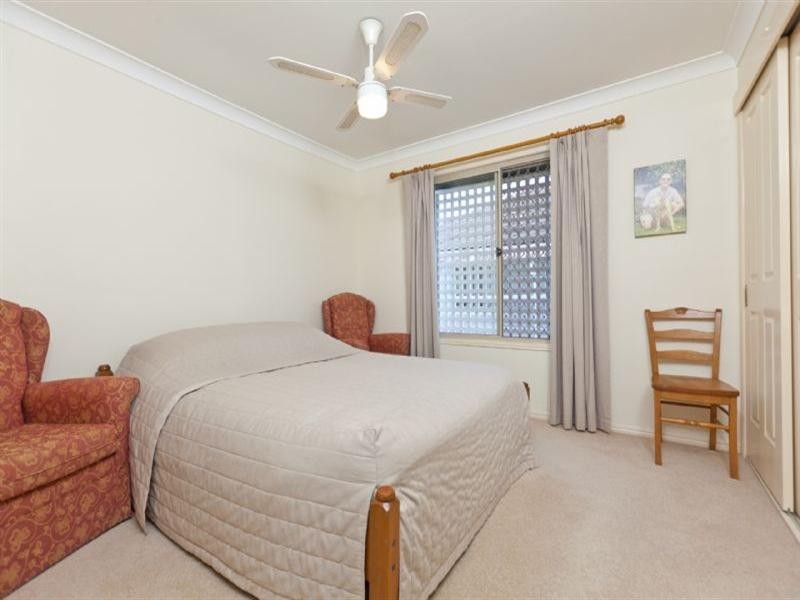 8 Heymer Street, Wynnum QLD 4178