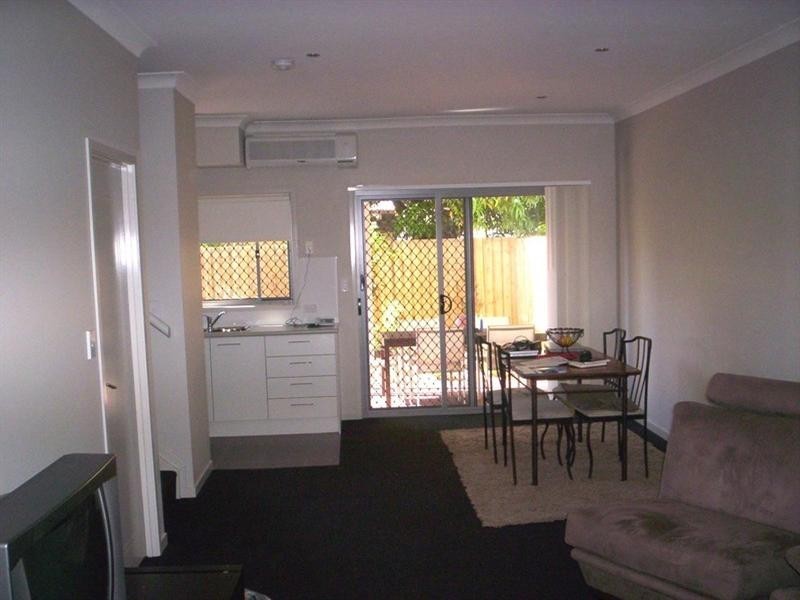 4/32 Drayton Terrace, Wynnum QLD 4178