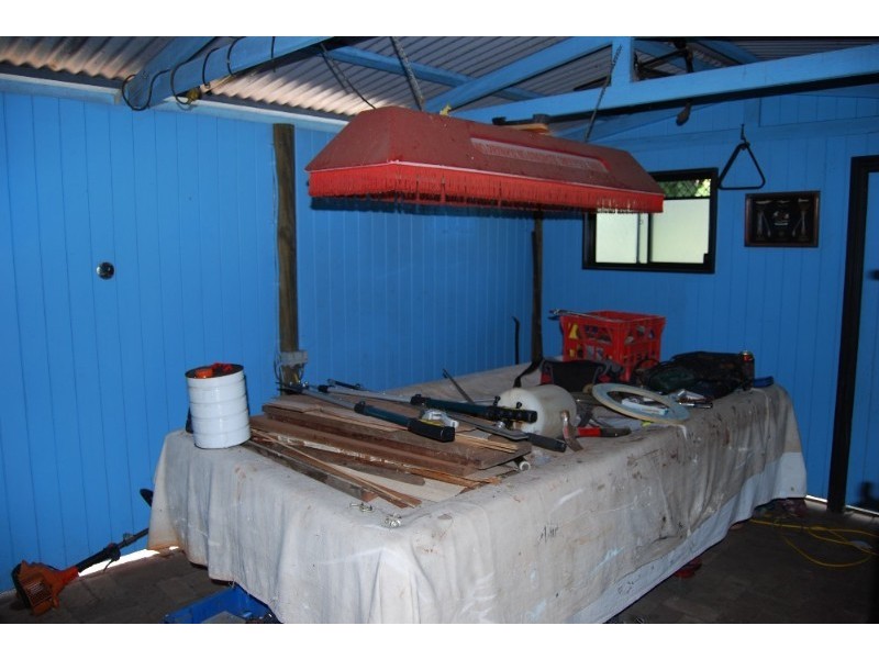 27 Barrinia Street, Manly QLD 4179