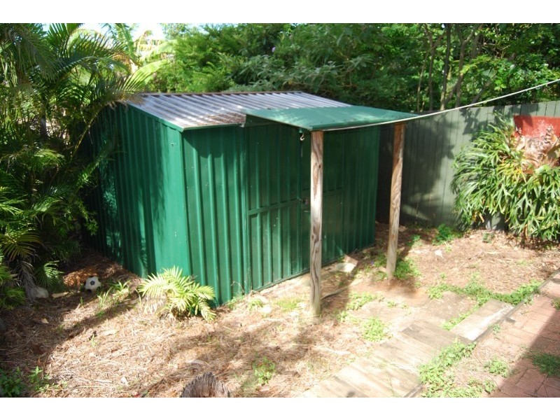 27 Barrinia Street, Manly QLD 4179