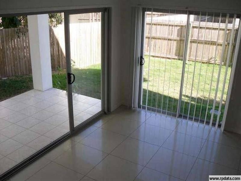 8 Glider Close, Wakerley QLD 4154