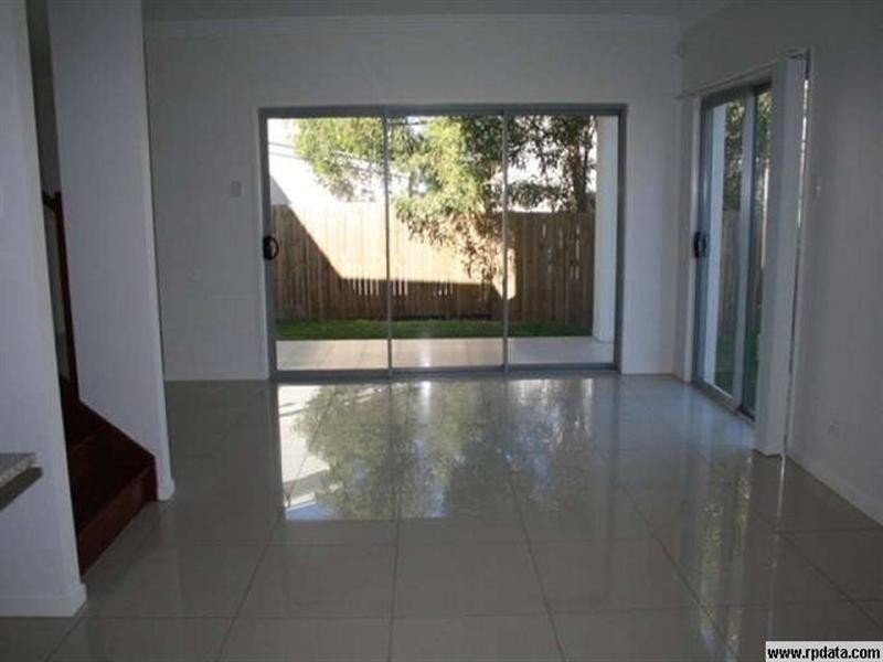 8 Glider Close, Wakerley QLD 4154