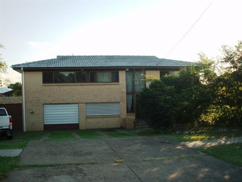 10 Claymeade Street, Wynnum QLD 4178