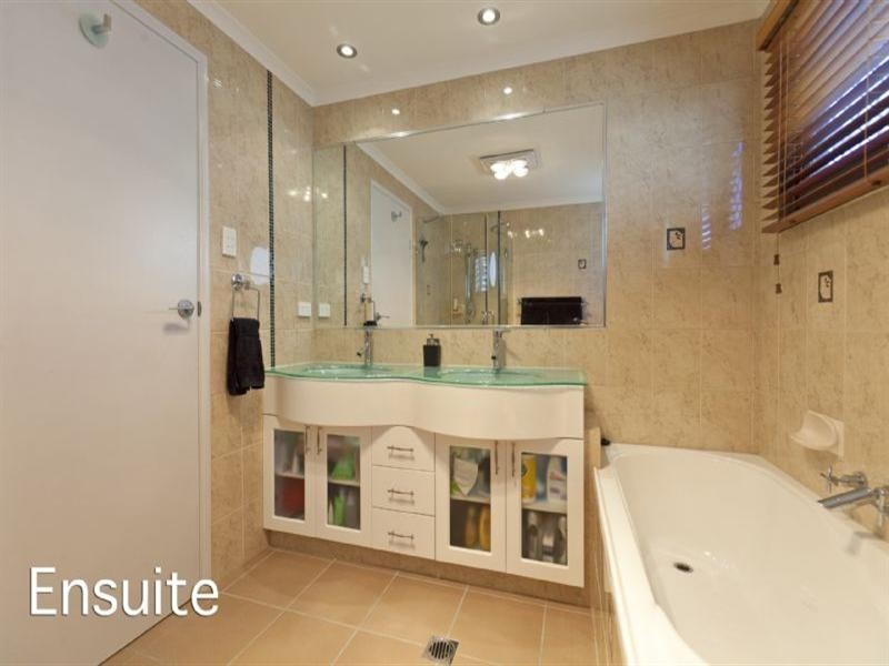 23 Carnation Road, Manly West QLD 4179