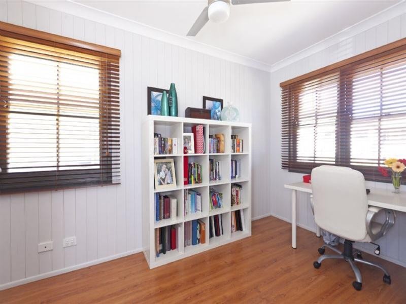 23 Carnation Road, Manly West QLD 4179