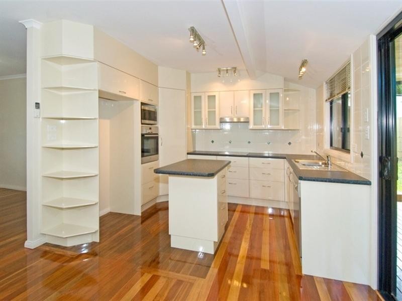 25 Hannam Street, Wynnum QLD 4178