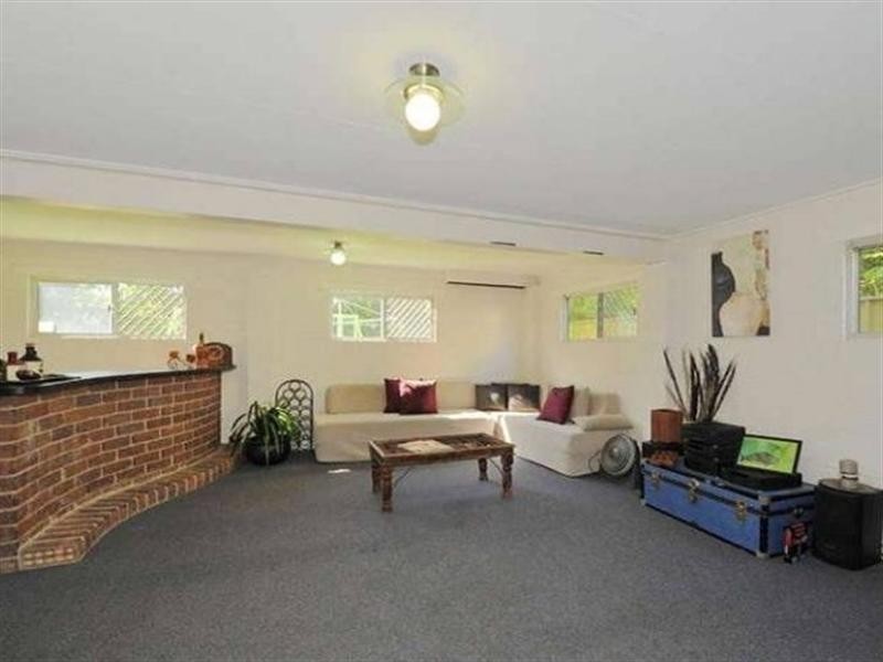 9 Kenmar Street, Wynnum West QLD 4178