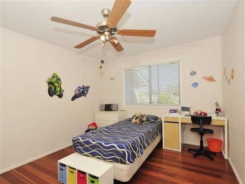 9 Kenmar Street, Wynnum West QLD 4178