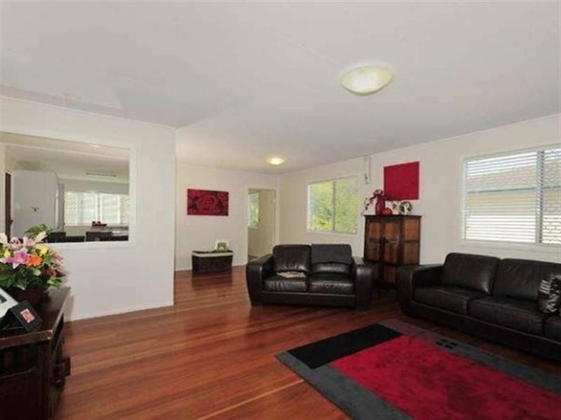 9 Kenmar Street, Wynnum West QLD 4178