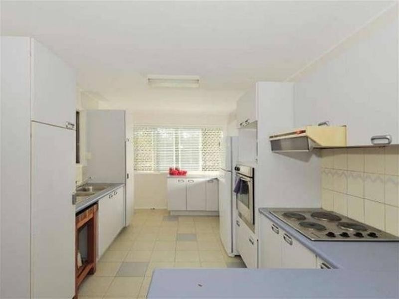 9 Kenmar Street, Wynnum West QLD 4178