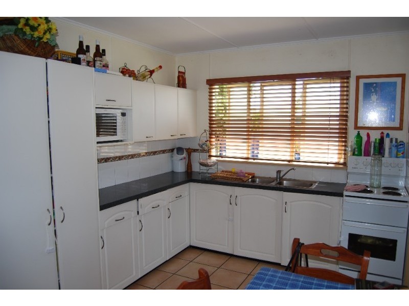 111 Worthing Street, Wynnum QLD 4178