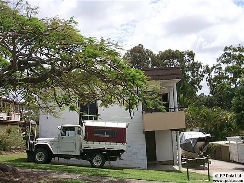 1/7 Arnold Street, Manly QLD 4179