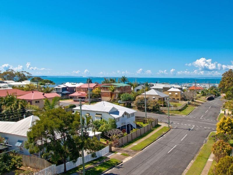 168 Cambridge Parade, Manly QLD 4179