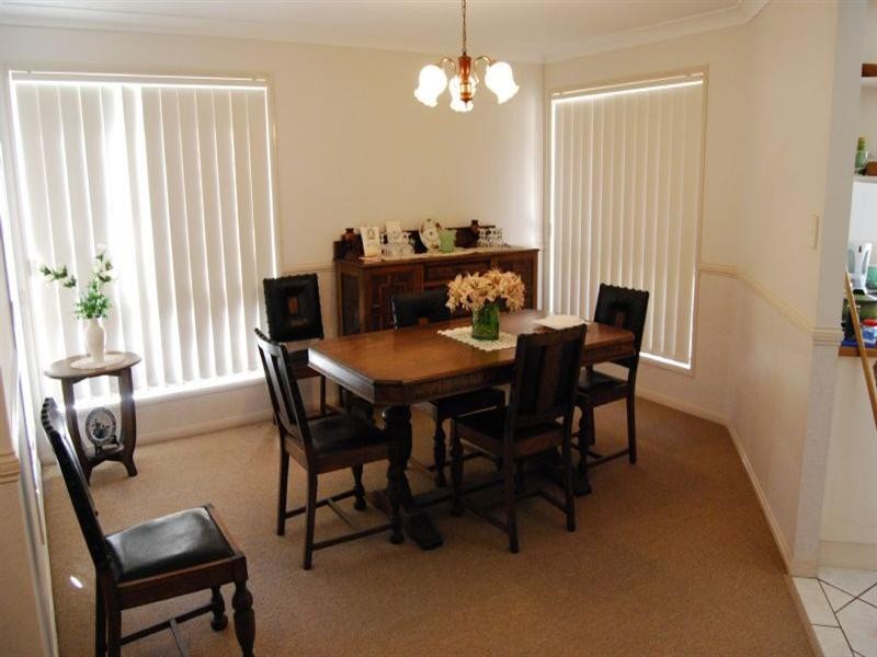 2 Glenlyn Street, Wynnum West QLD 4178