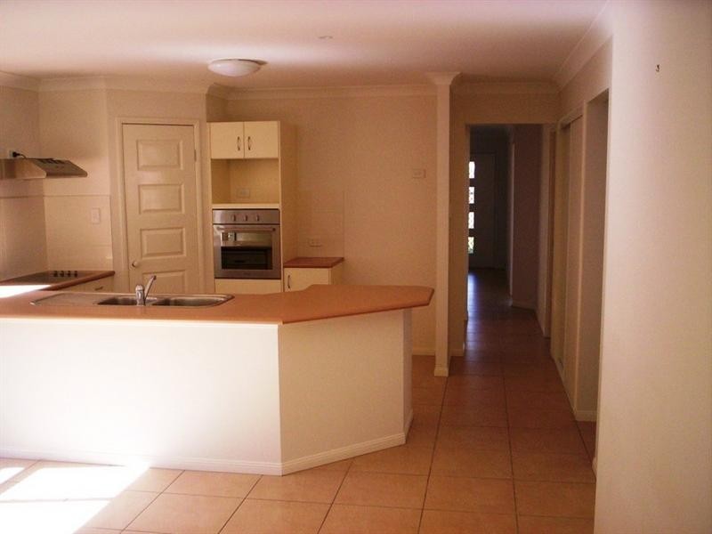 15 Jasmine, Wakerley QLD 4154