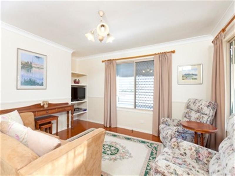 8 Heymer Street, Wynnum QLD 4178